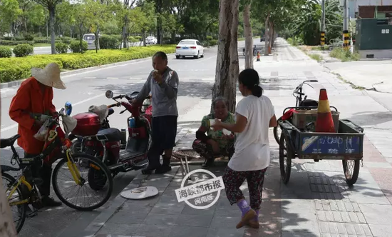 爱心接力:热心人捐款捐物