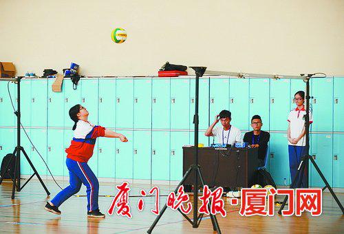 -多数女生报考排球项目。