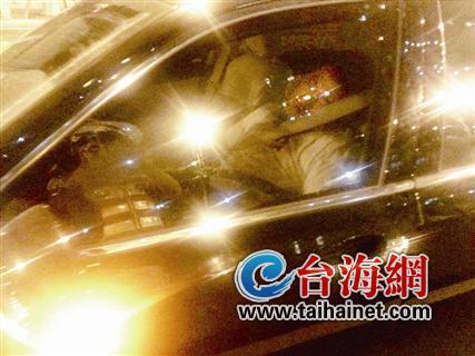 ▲醉酒的罗某直接睡着了