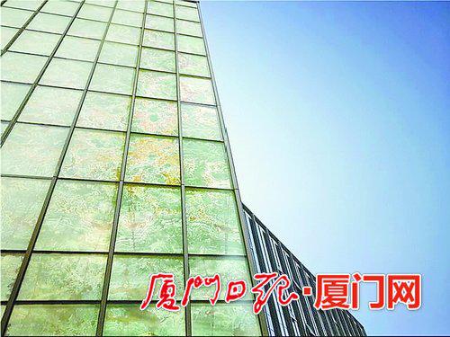 玉石砌成的凌云玉石大厦外墙。(凌云玉石供图)