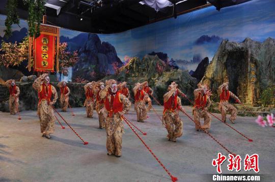图为《大闹天宫》剧组拍摄现场 钟欣 摄