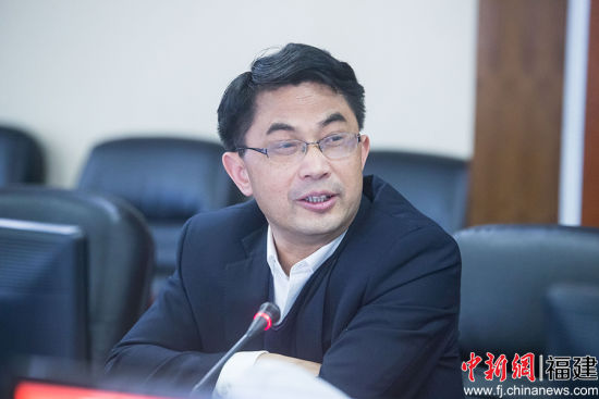 骆少鸣告诉与会媒体,福建人保财险坚持稳中求进、进中求好,实现了服务经济社会与企业自身发展的深度融合。李南轩摄