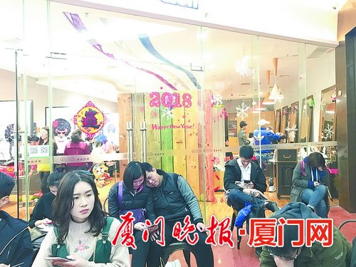 年前排队十分常见